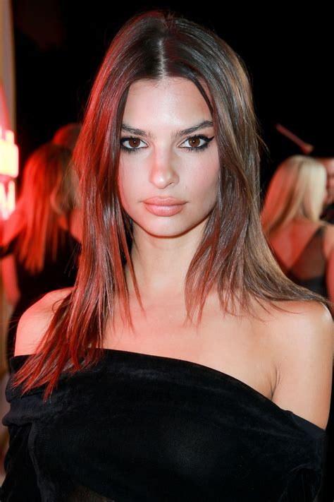 Emily Ratajkowski .